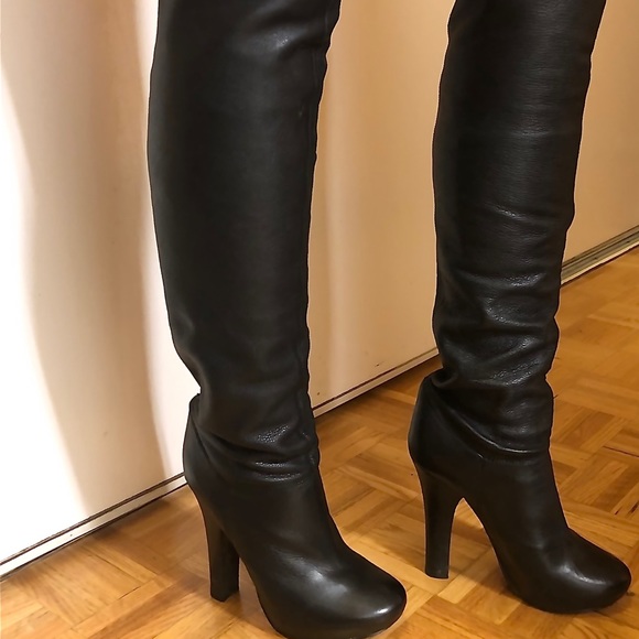 Basic black leather mid high Aldo boots - Picture 2 of 4